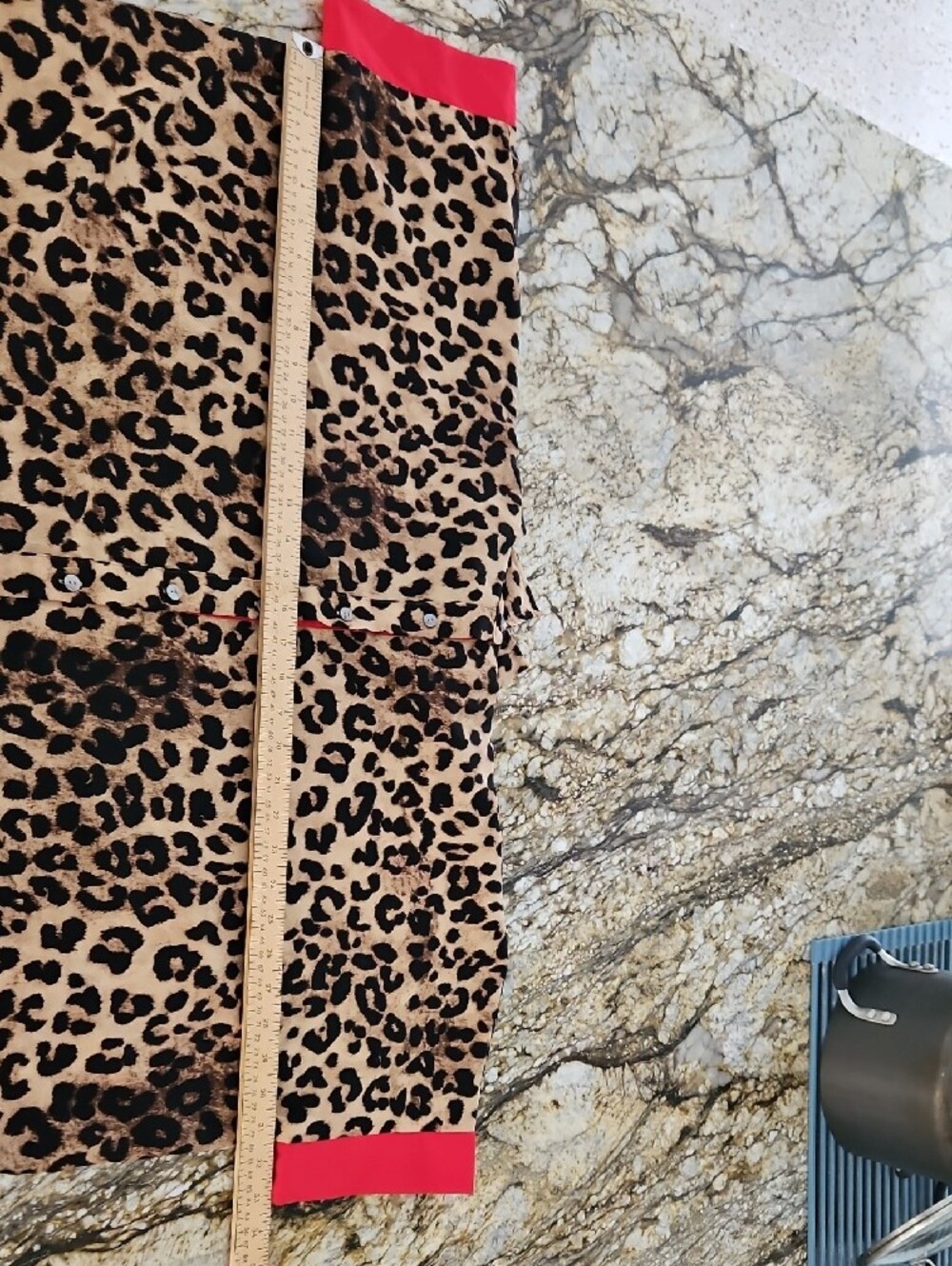 ODDI Leopard Print Button-Up Blouse with Red Cuff Detail. Size S - Picture 4 of 6